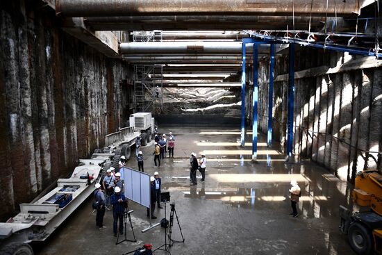 Запуск тоннелепроходческого щита станции БКЛ "Карамышевская" в Москве