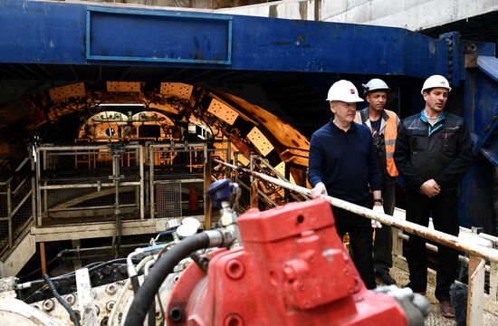 Запуск тоннелепроходческого щита станции БКЛ "Карамышевская" в Москве