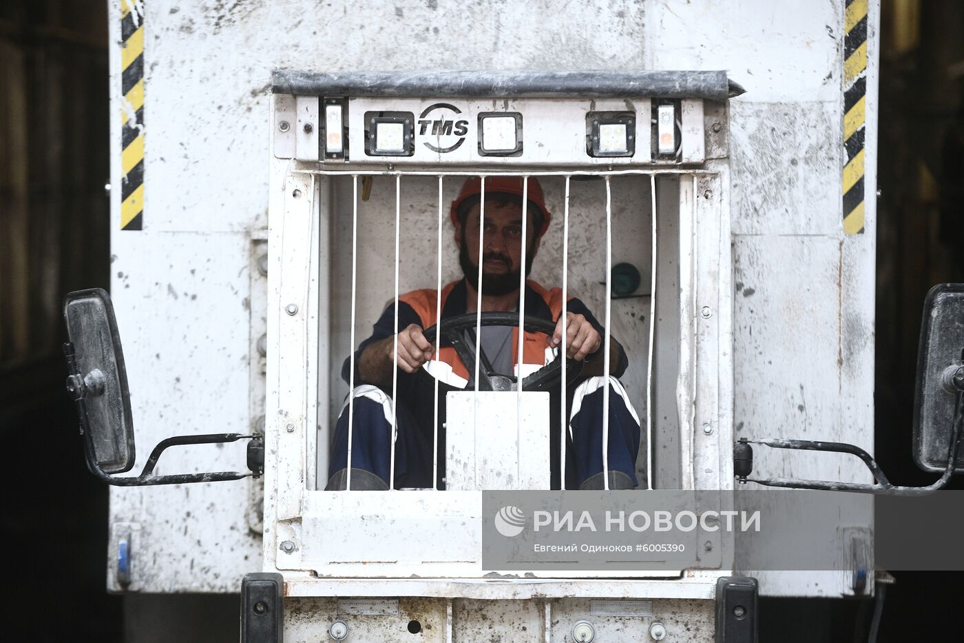 Запуск тоннелепроходческого щита станции БКЛ "Карамышевская" в Москве