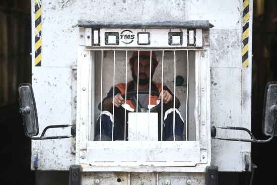 Запуск тоннелепроходческого щита станции БКЛ "Карамышевская" в Москве