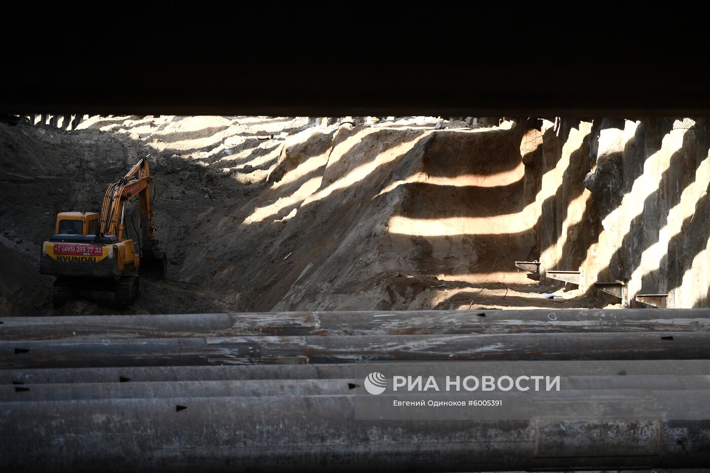 Запуск тоннелепроходческого щита станции БКЛ "Карамышевская" в Москве