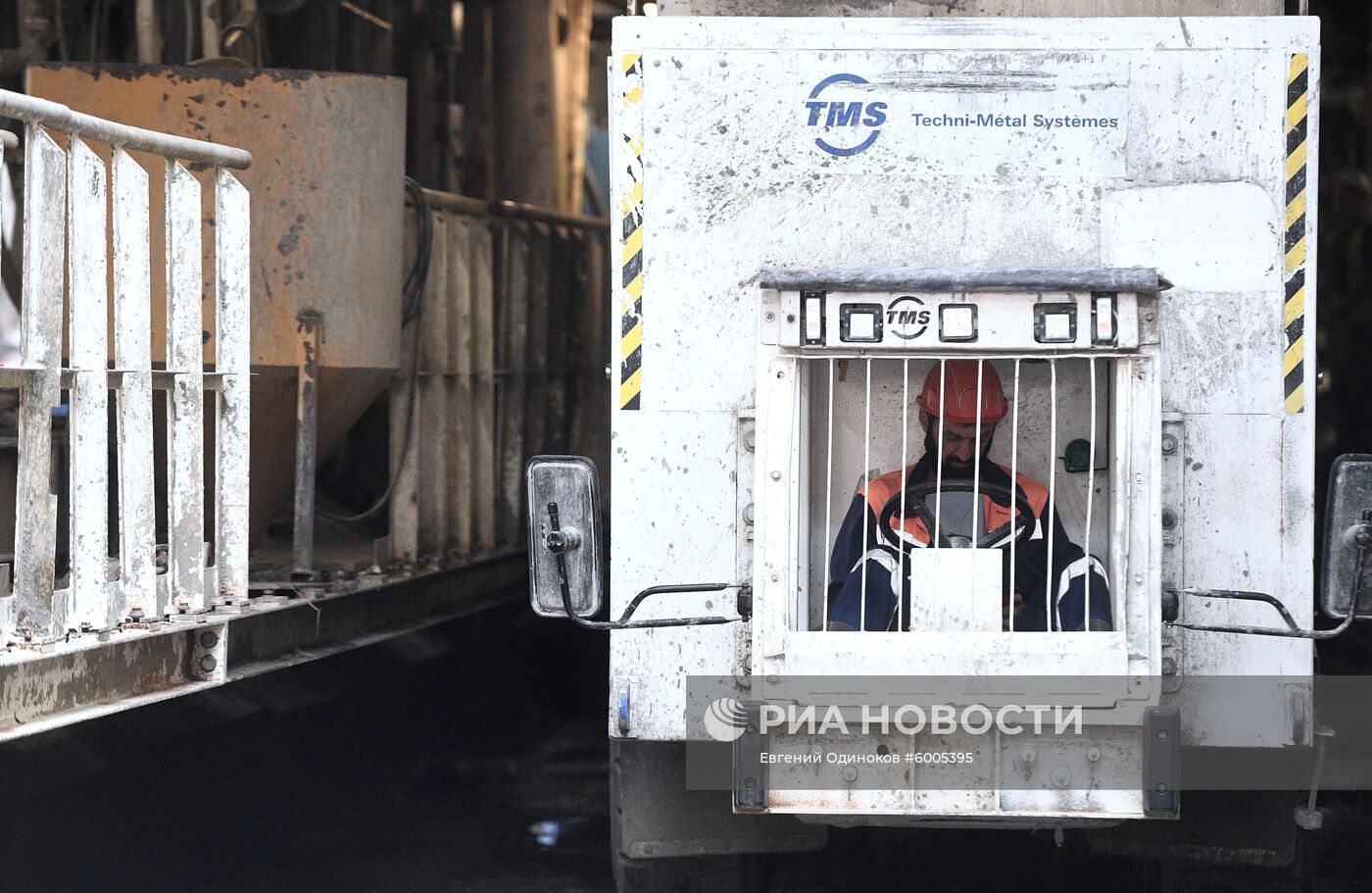 Запуск тоннелепроходческого щита станции БКЛ "Карамышевская" в Москве