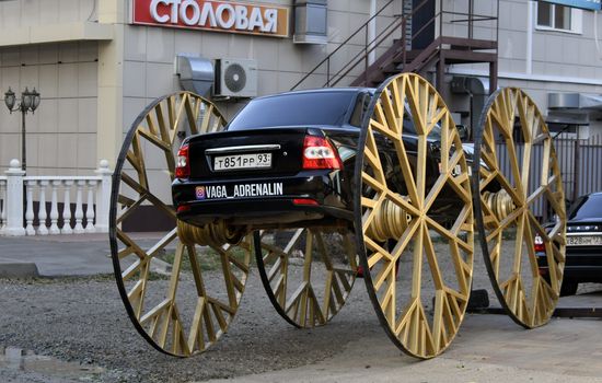 В Краснодаре создали самую высокую Lada Priora