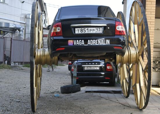 В Краснодаре создали самую высокую Lada Priora