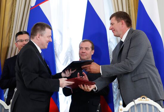 Премьер-министр РФ Д. Медведев встретился с председателем правительства Республики Словения М. Шарецем 