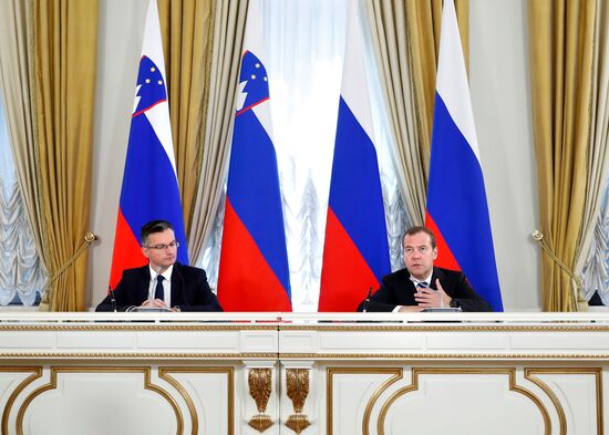 Премьер-министр РФ Д. Медведев встретился с председателем правительства Республики Словения М. Шарецем 
