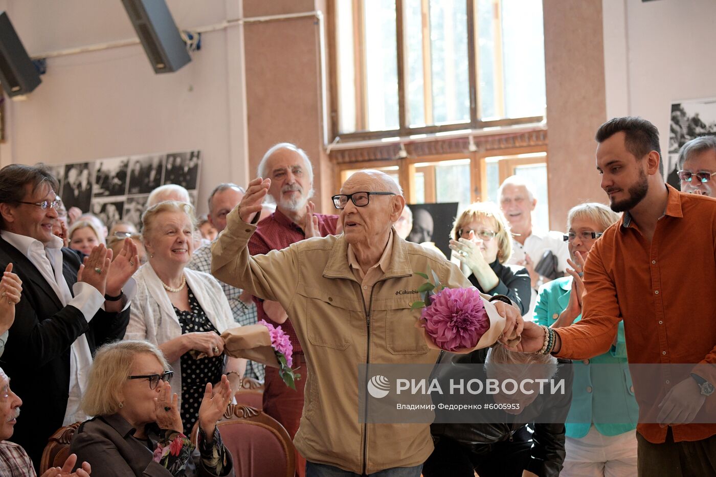 Сбор труппы Театра им. Моссовета 