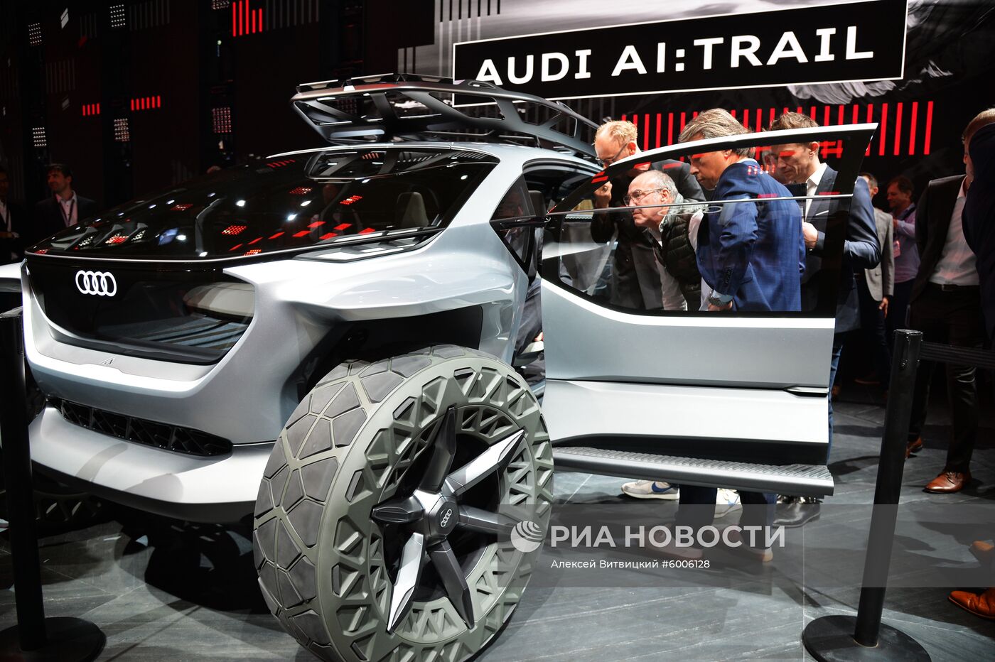 Международный автомобильный салон во Франкфурте. День первый