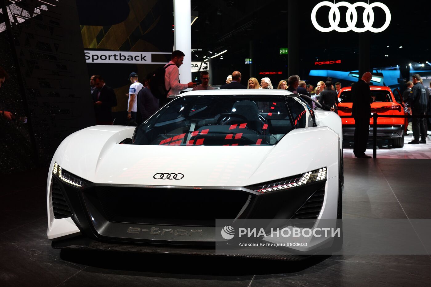 Международный автомобильный салон во Франкфурте. День первый