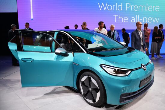 Международный автомобильный салон во Франкфурте. День первый