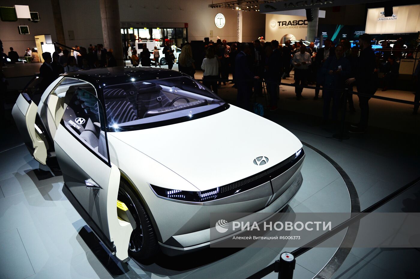 Международный автомобильный салон во Франкфурте. День первый