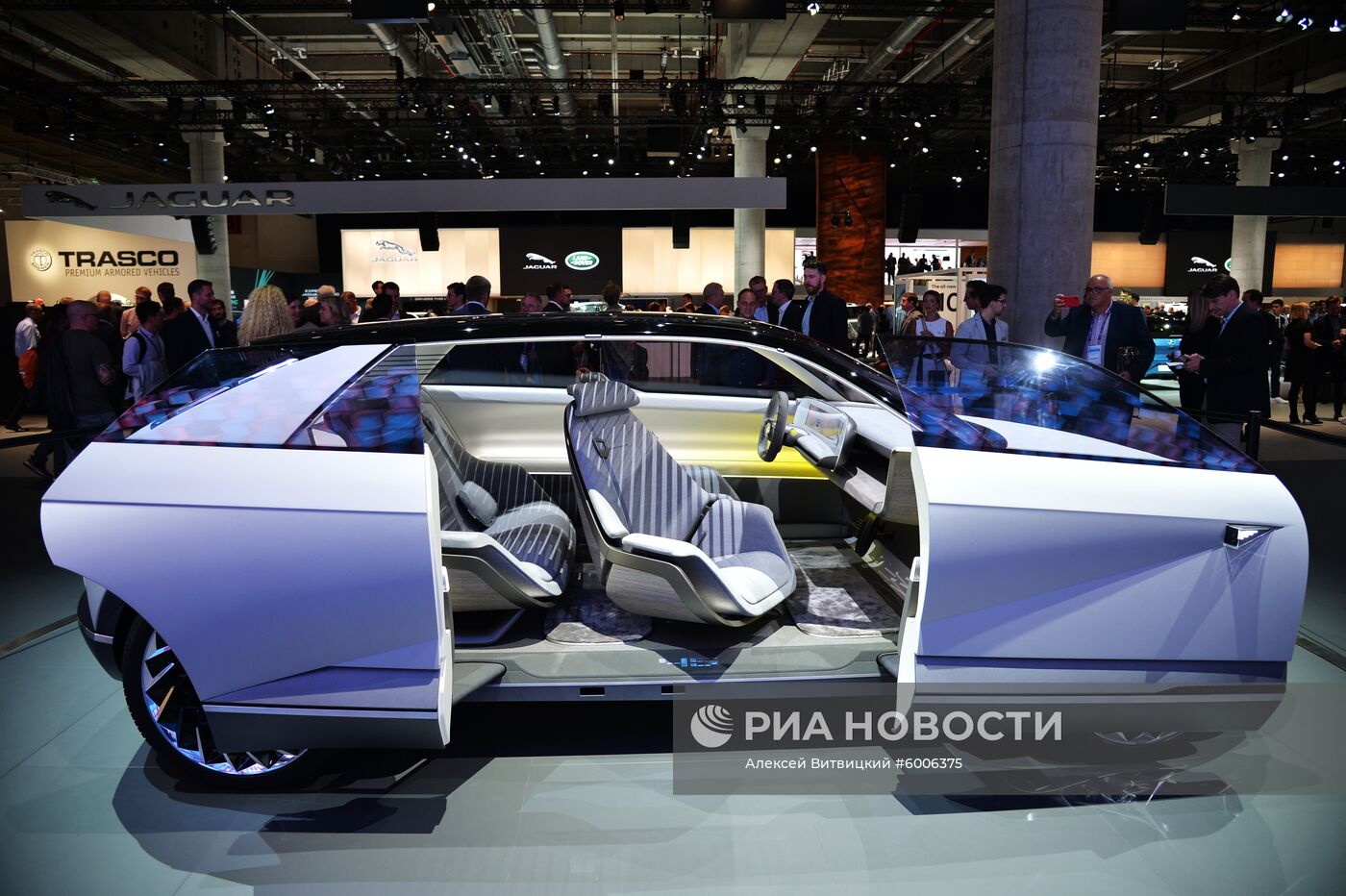 Международный автомобильный салон во Франкфурте. День первый