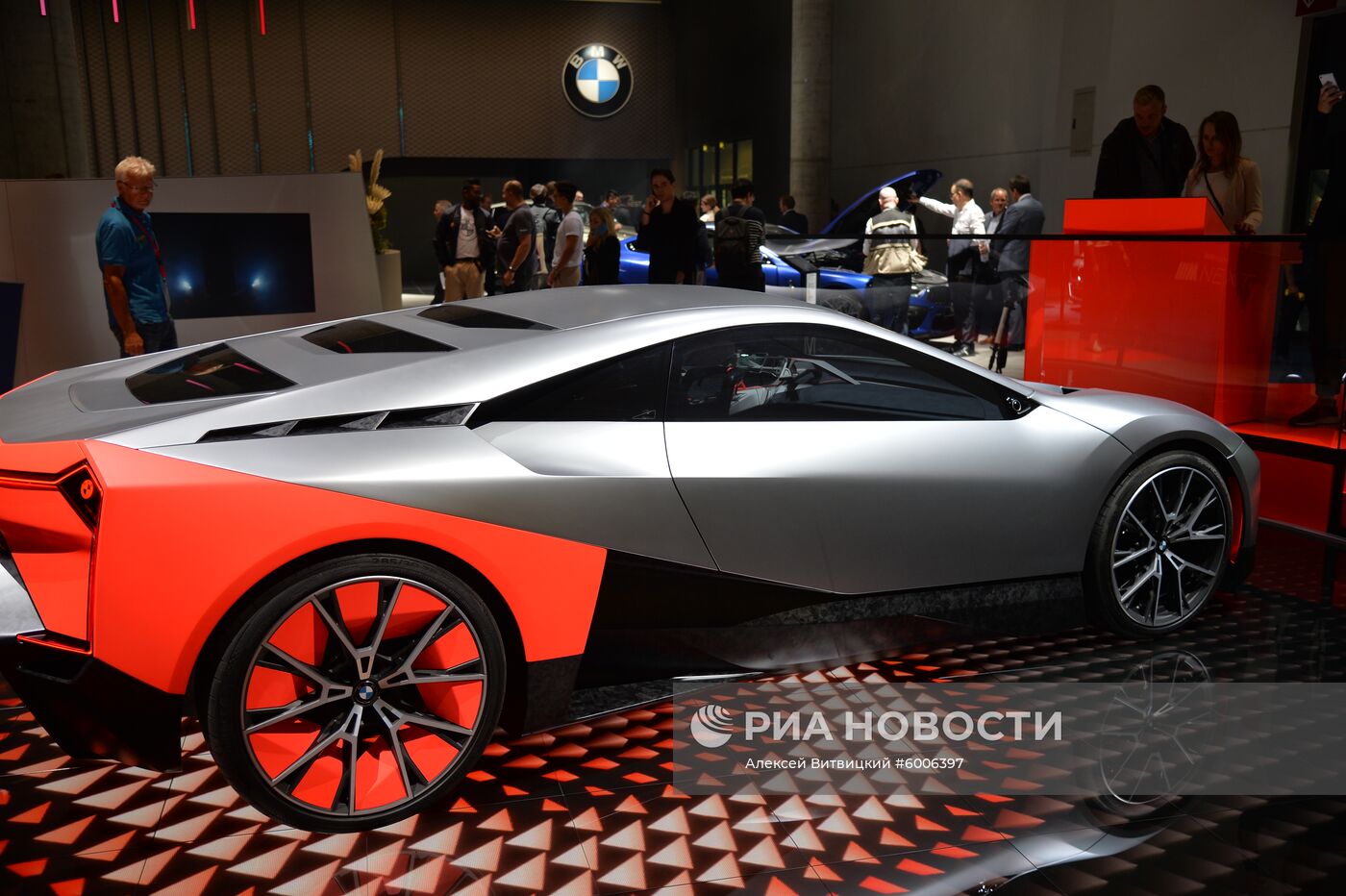 Международный автомобильный салон во Франкфурте. День первый