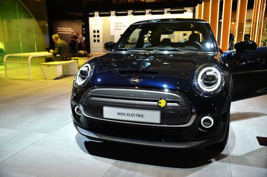 Международный автомобильный салон во Франкфурте. День первый