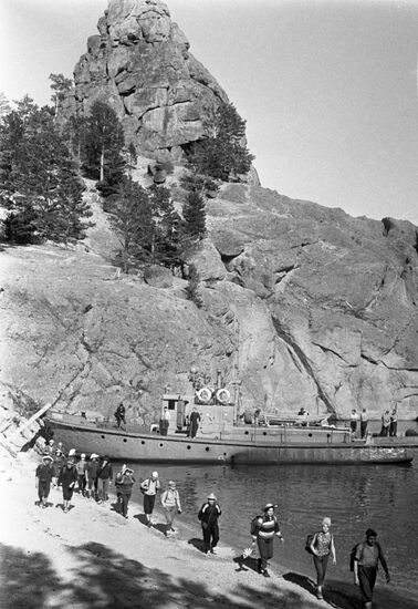 Бухта Песчаная на озере Байкал