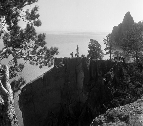 Бухта Песчаная на озере Байкал