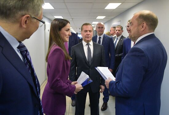 Премьер-министр РФ Дмитрий Медведев принял участие в программе "Диалог" на канале "Россия 24"