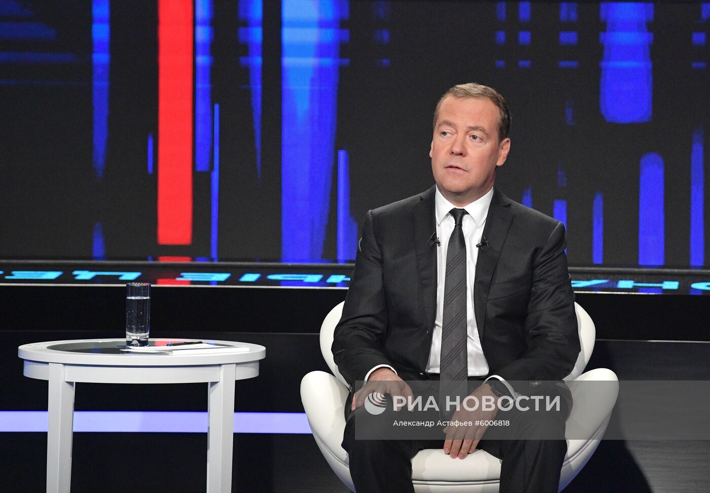 Премьер-министр РФ Дмитрий Медведев принял участие в программе "Диалог" на канале "Россия 24"