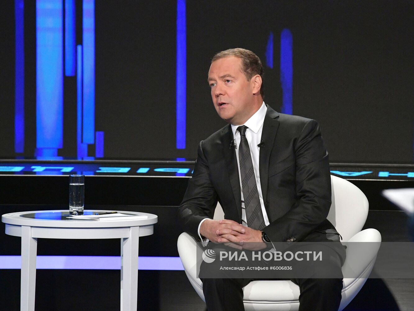 Премьер-министр РФ Дмитрий Медведев принял участие в программе "Диалог" на канале "Россия 24"