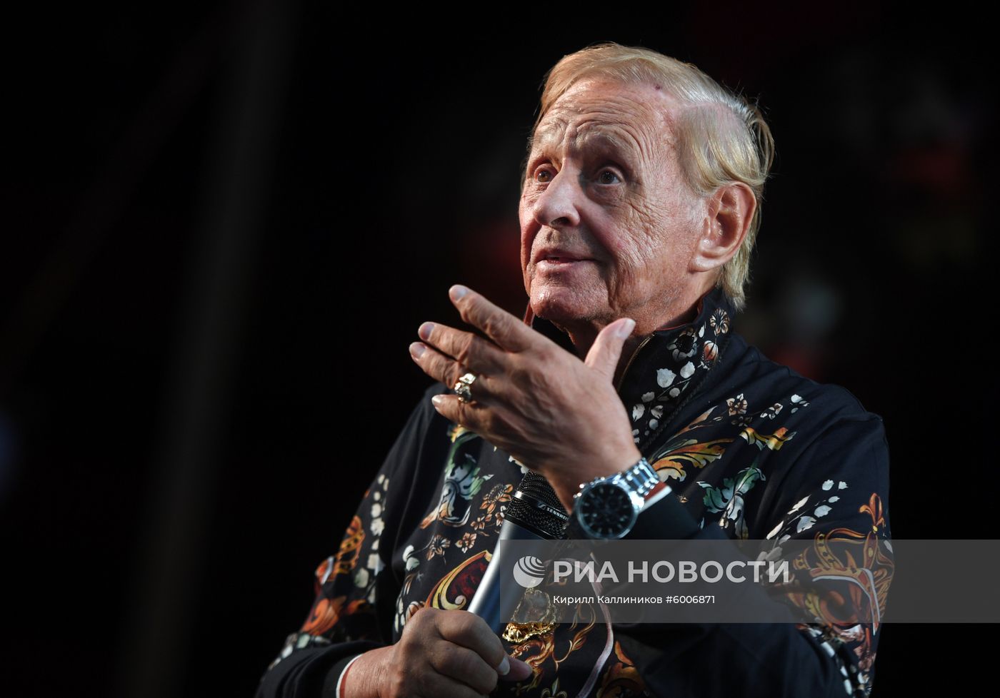 Сбор труппы в Театре Романа Виктюка 