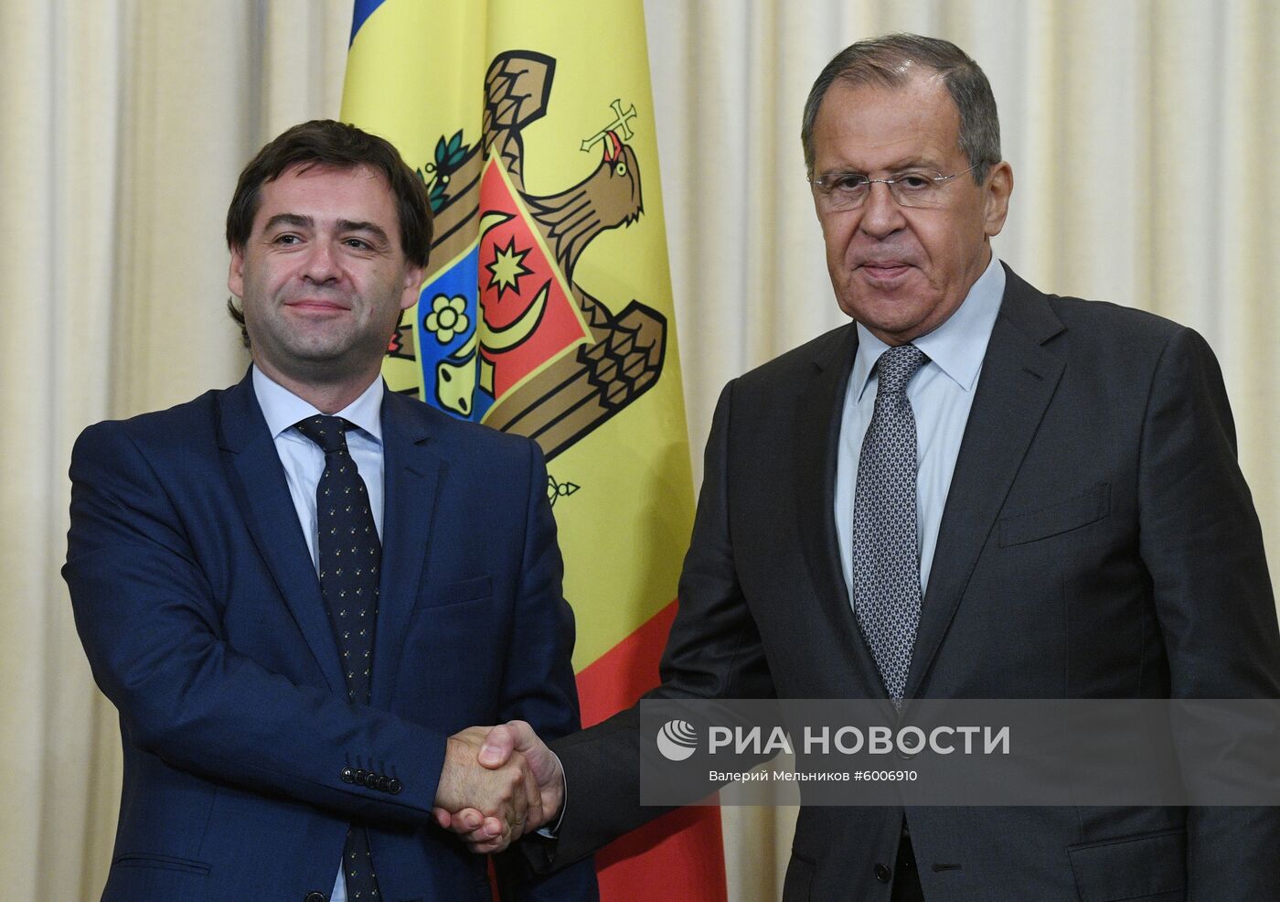 Встреча глав МИД РФ и Молдавии С. Лаврова и Н. Попеску
