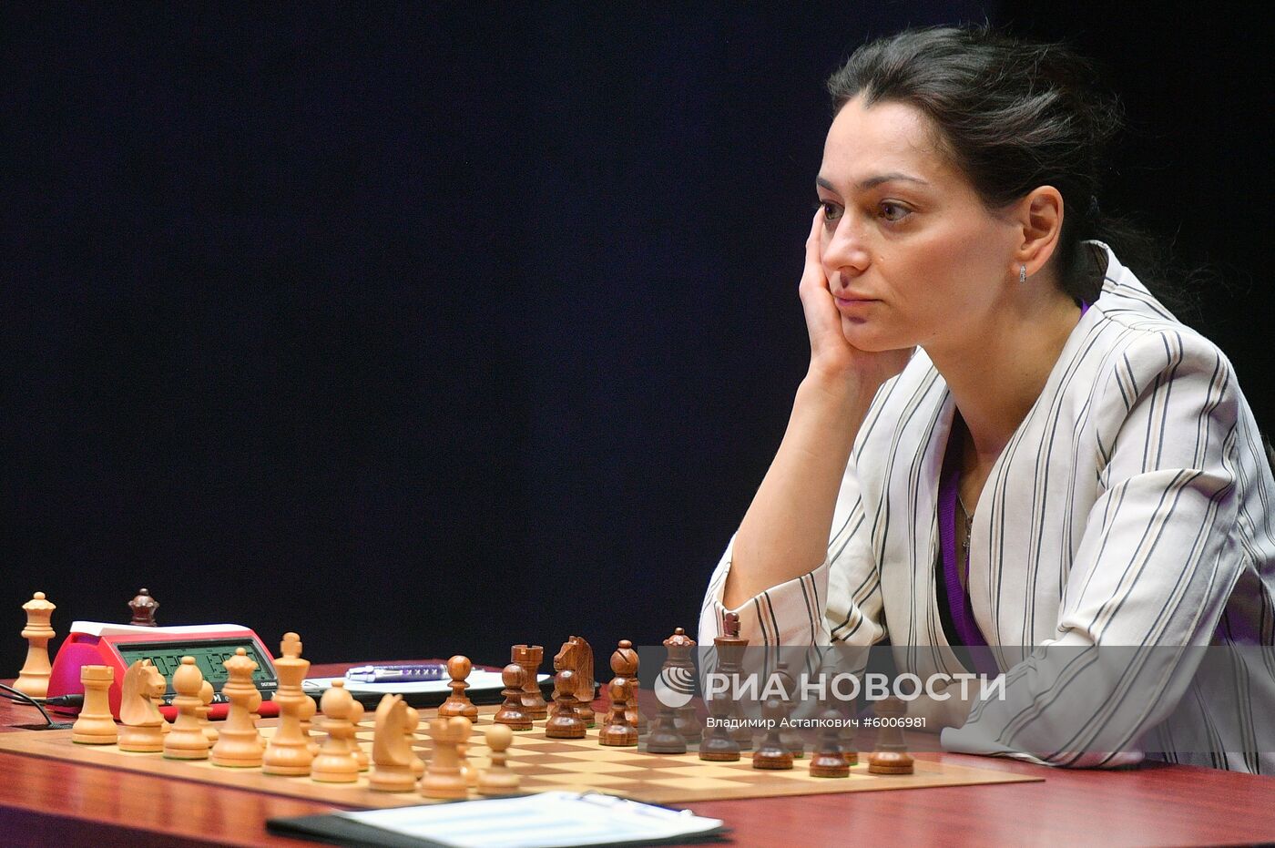 Шахматы. Женщины. Первый этап Гран-при 