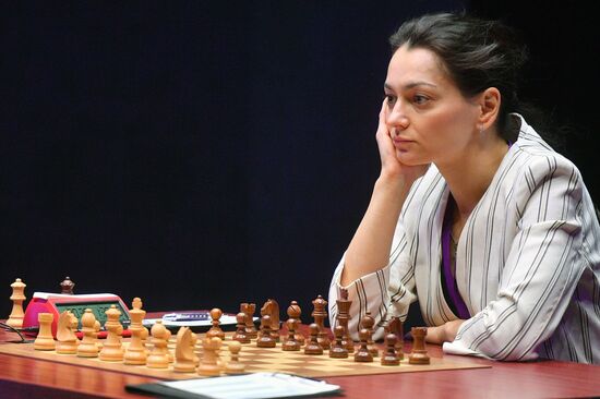 Шахматы. Женщины. Первый этап Гран-при 