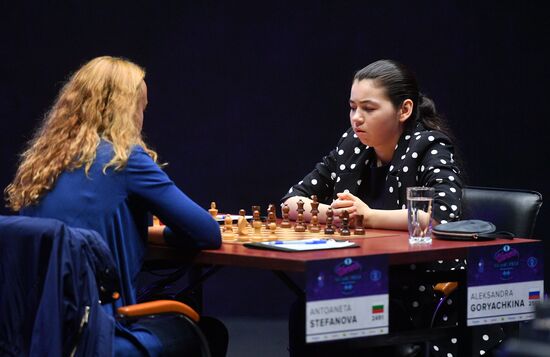 Шахматы. Женщины. Первый этап Гран-при 