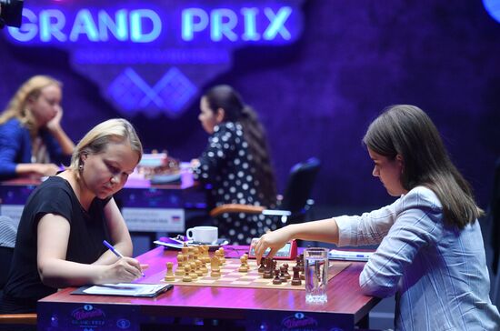 Шахматы. Женщины. Первый этап Гран-при 