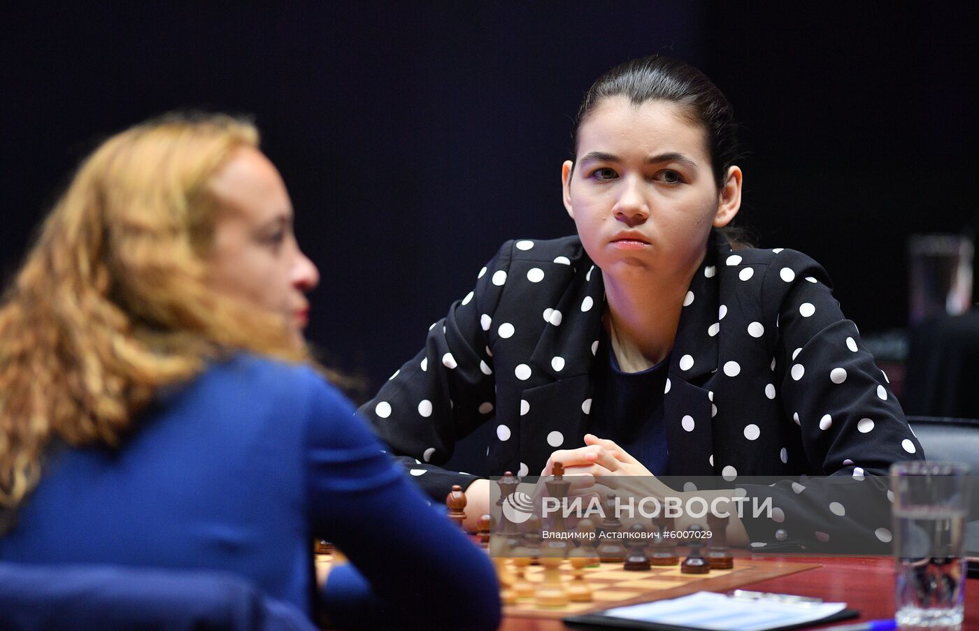 Шахматы. Женщины. Первый этап Гран-при 