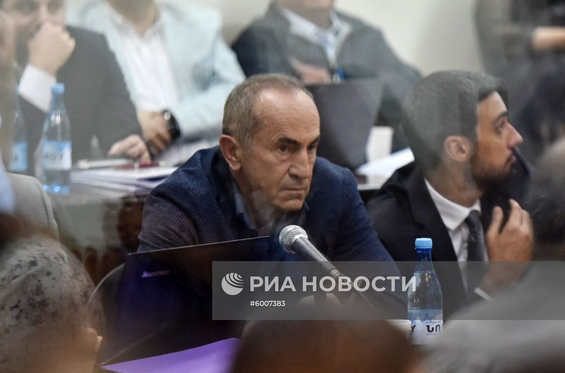 Акция у здания суда в Ереване