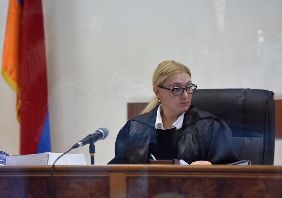 Акция у здания суда в Ереване