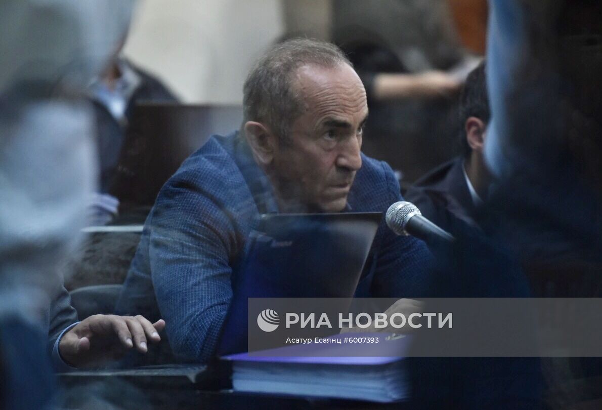 Акция у здания суда в Ереване