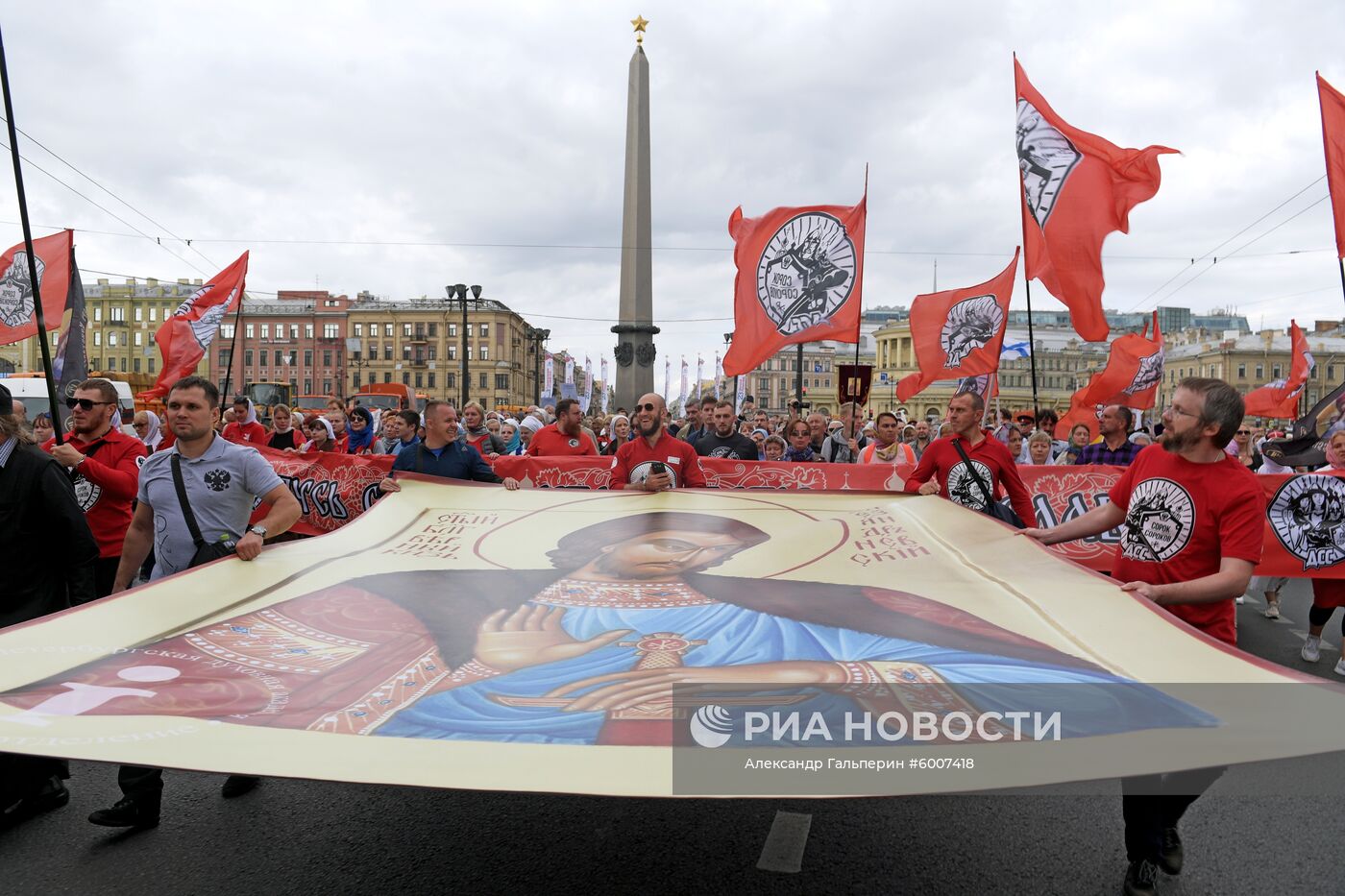 Крестный ход в честь Дня перенесения мощей Александра Невского