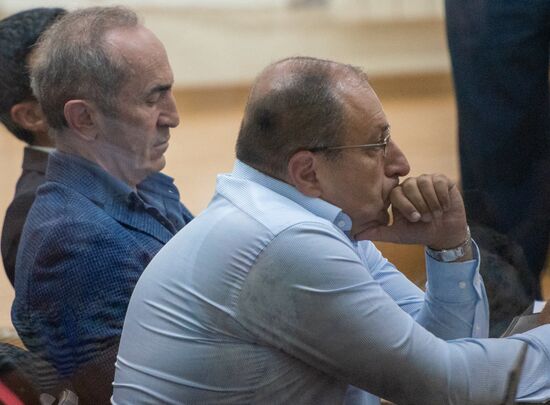 Акция у здания суда в Ереване