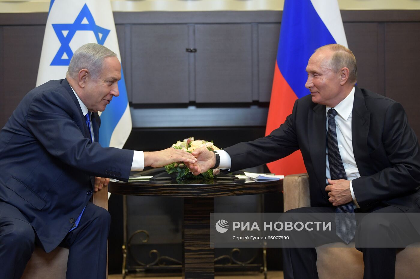 Встреча президента РФ В. Путина с премьер-министром Израиля Б. Нетаньяху