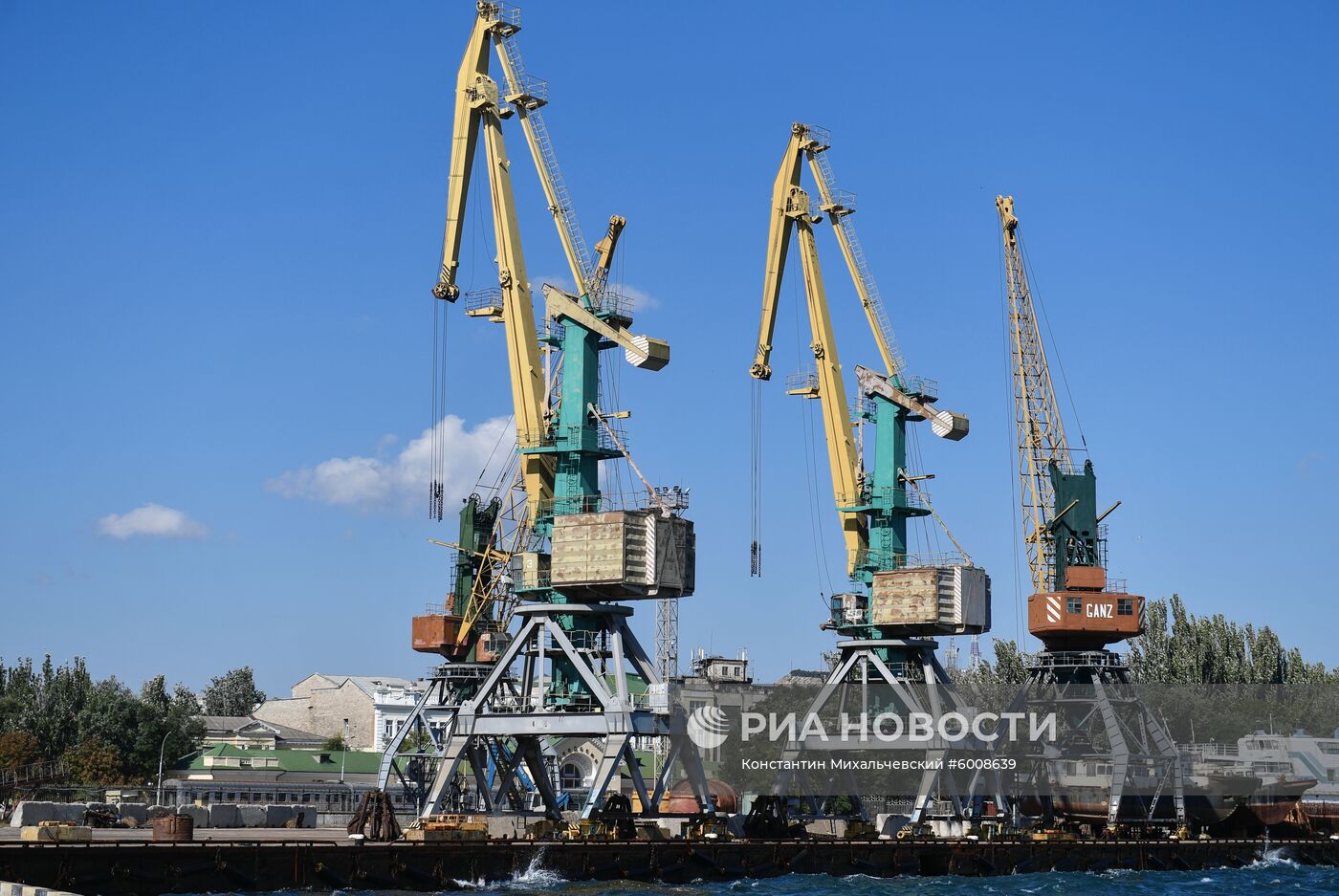 Феодосийский морской торговый порт