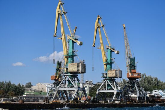 Феодосийский морской торговый порт