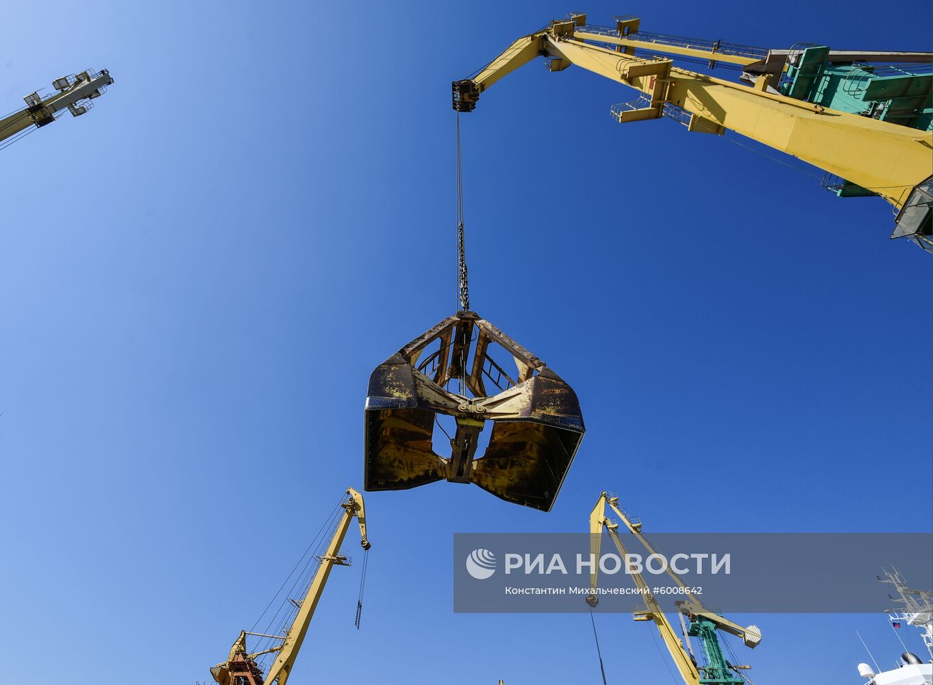 Феодосийский морской торговый порт