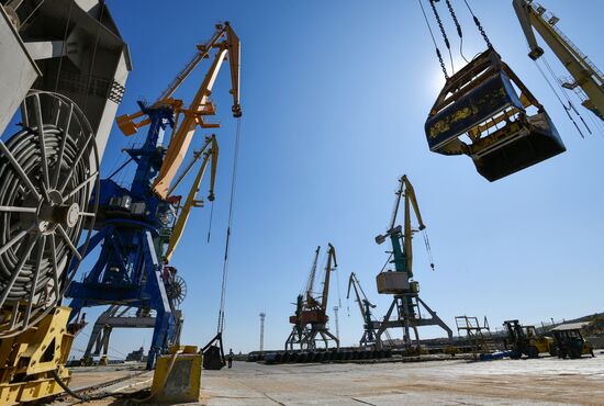 Феодосийский морской торговый порт