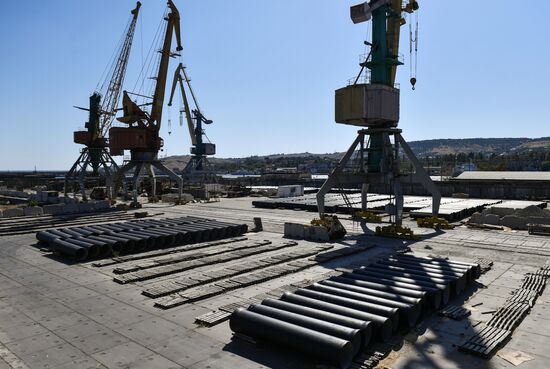 Феодосийский морской торговый порт