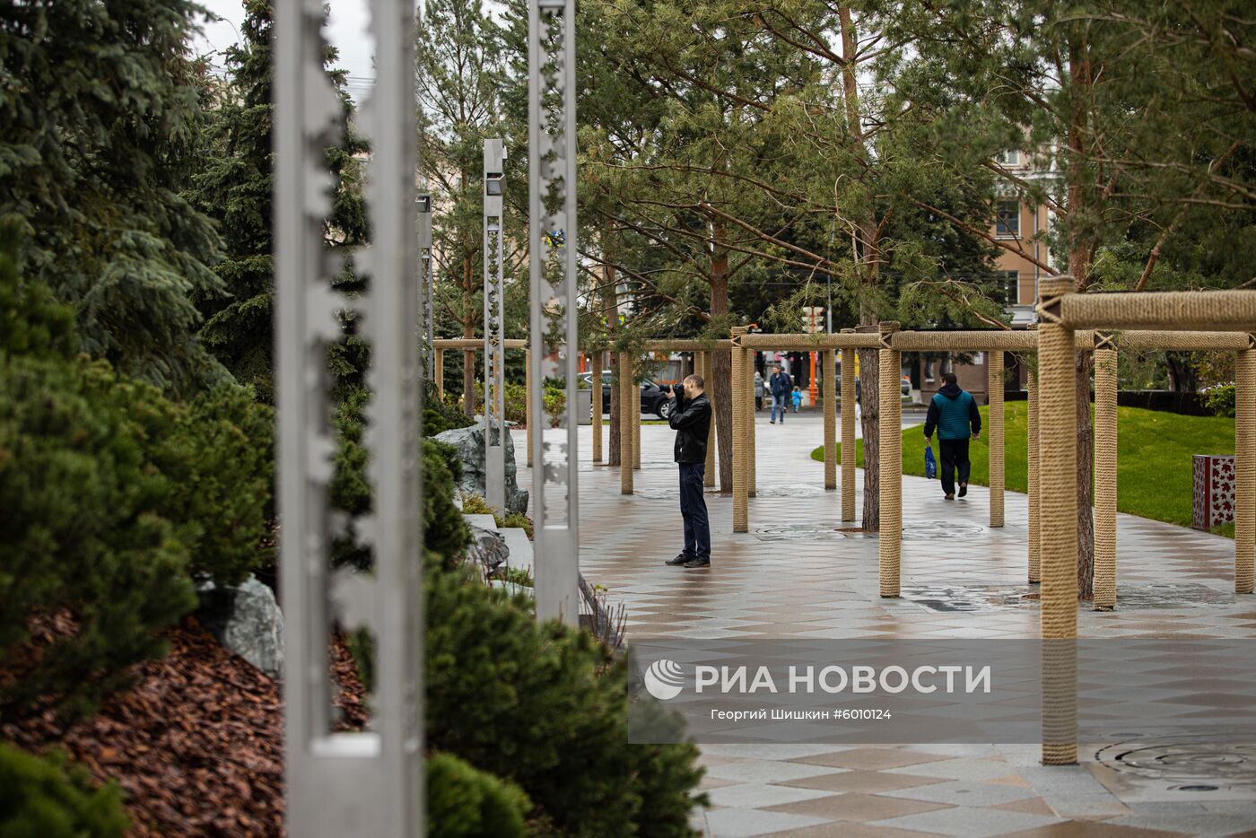 Парк ангелов кемеровская область. Парк ангелов Кемерово растения. Парк ангелов сейчас. Парк ангелов туалет. Горящие места в парках.