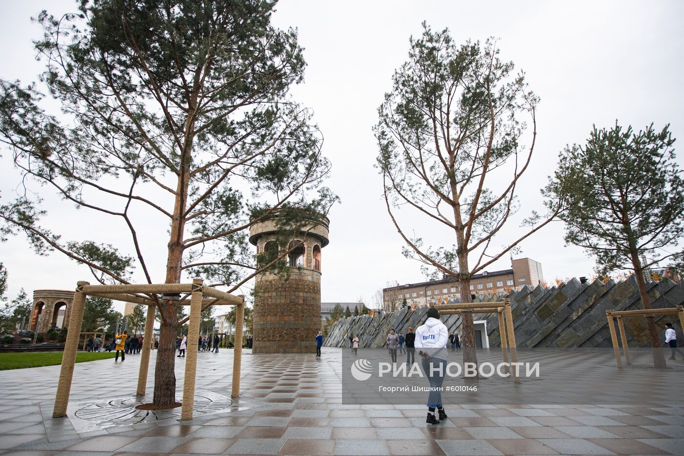 "Парк ангелов" на месте сгоревшей "Зимней вишни" в Кемерово