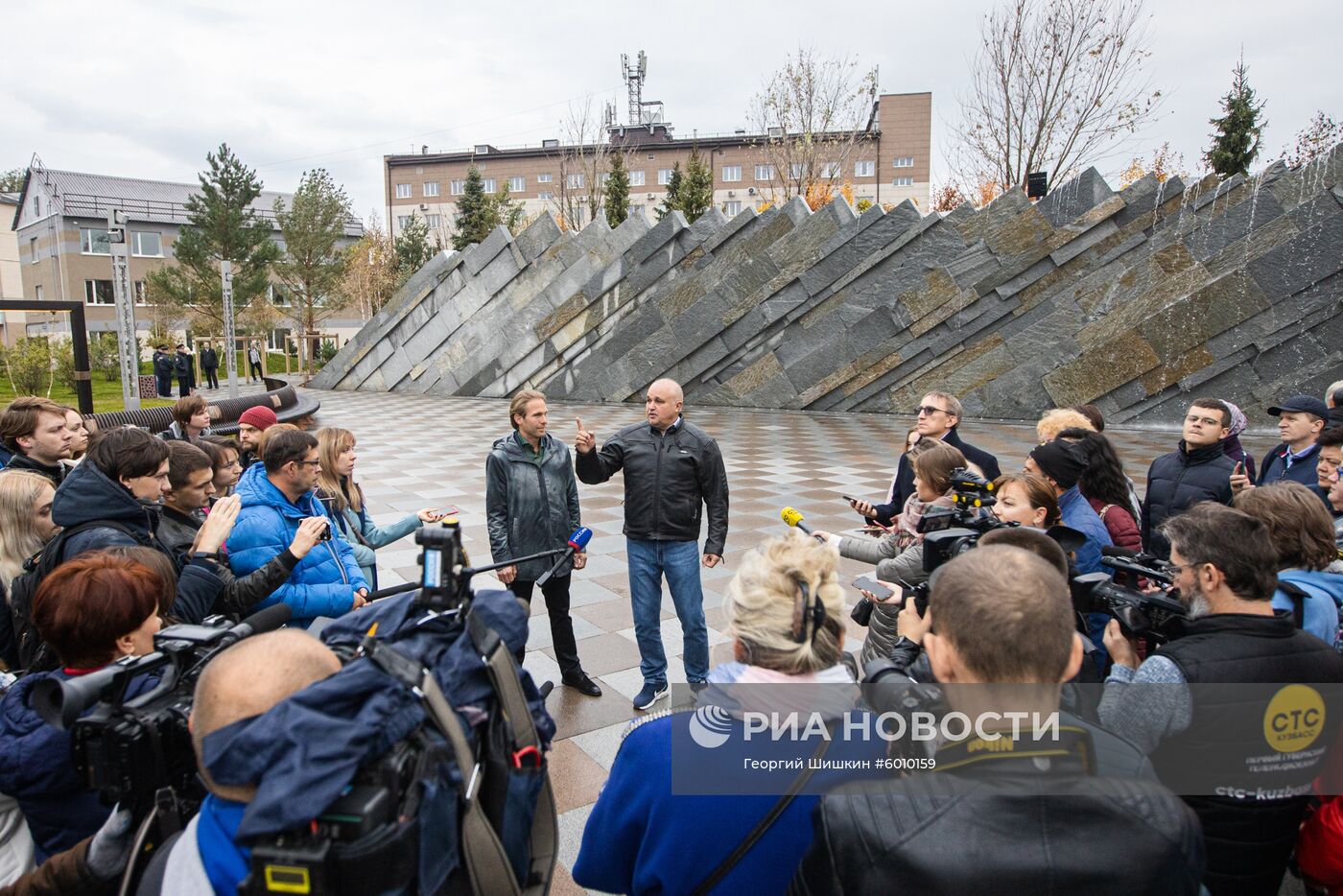 "Парк ангелов" на месте сгоревшей "Зимней вишни" в Кемерово