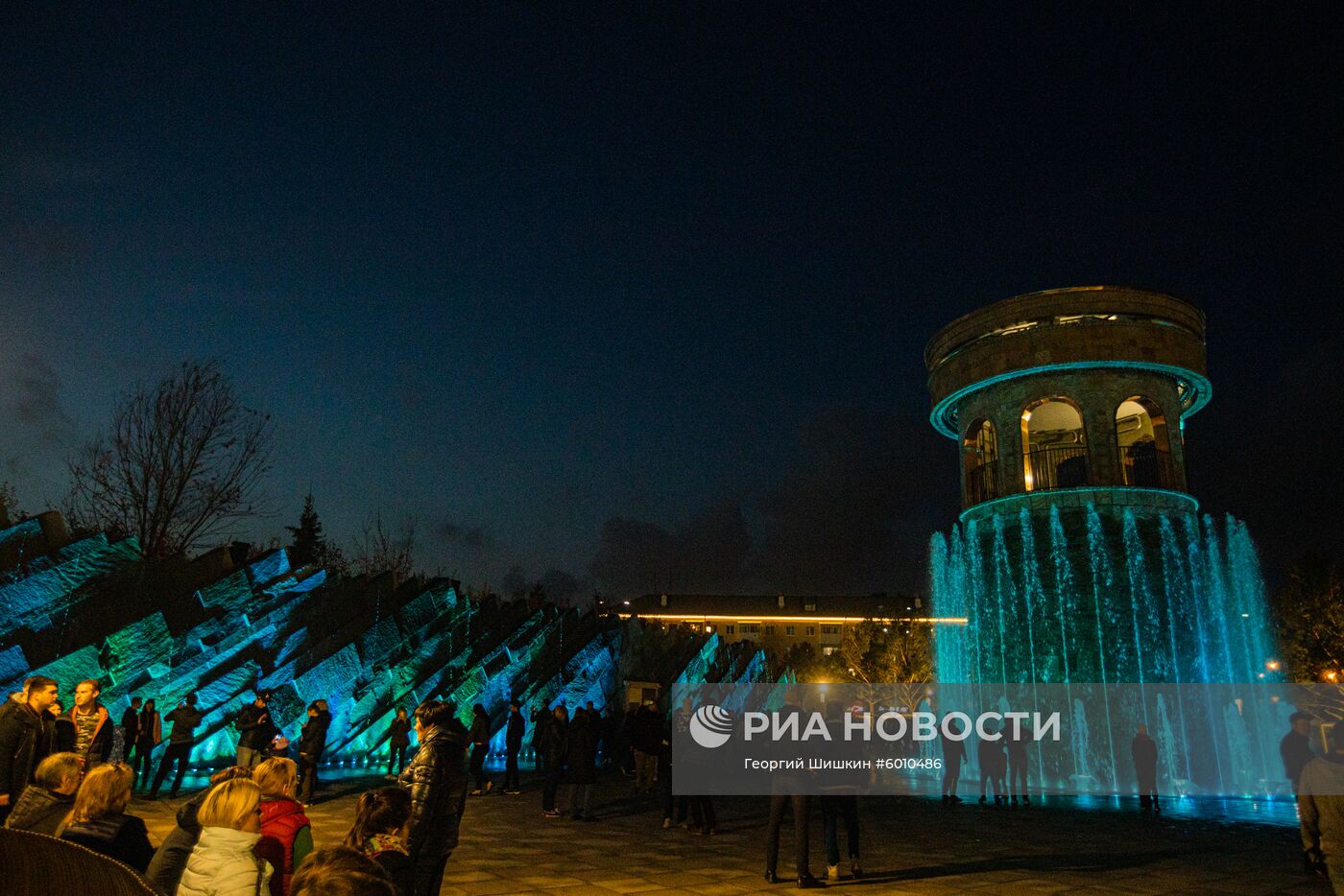 "Парк ангелов" на месте сгоревшей "Зимней вишни" в Кемерово