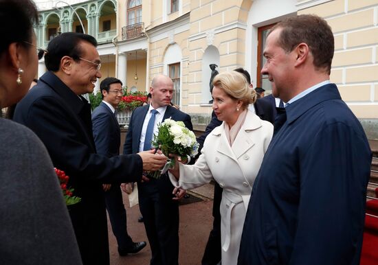 Рабочая поездка премьер-министра РФ Д. Медведева в Северо-Западный федеральный округ