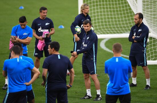 Футбол. Лига чемпионов. Тренировка ФК "Зенит"