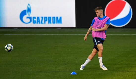 Футбол. Лига чемпионов. Тренировка ФК "Зенит"