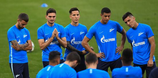 Футбол. Лига чемпионов. Тренировка ФК "Зенит"