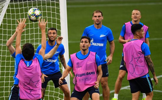 Футбол. Лига чемпионов. Тренировка ФК "Зенит"